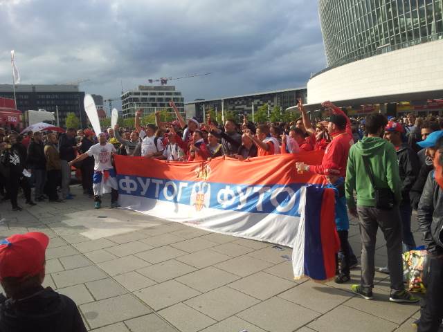  Brojni srpski navijači u Berlinu 