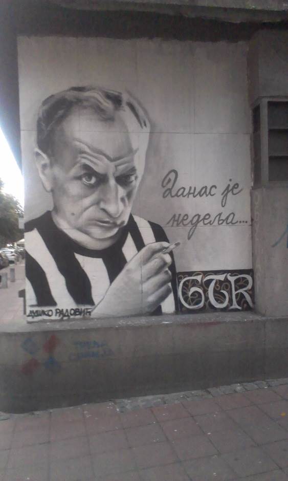  Prekrečeni murali Grobara u Beogradu 
