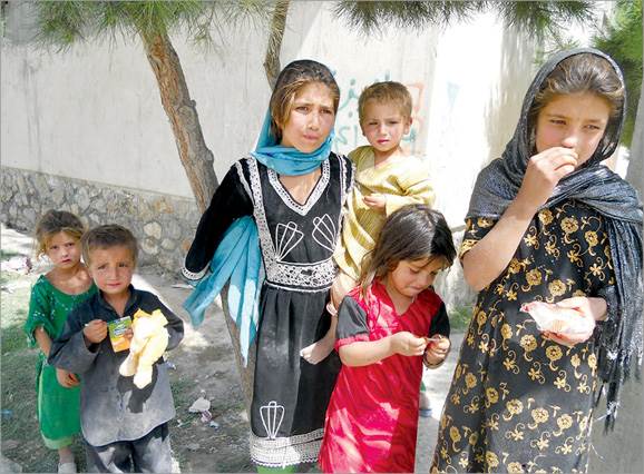  Avganistan - oteli 70 ljudi iz sela 