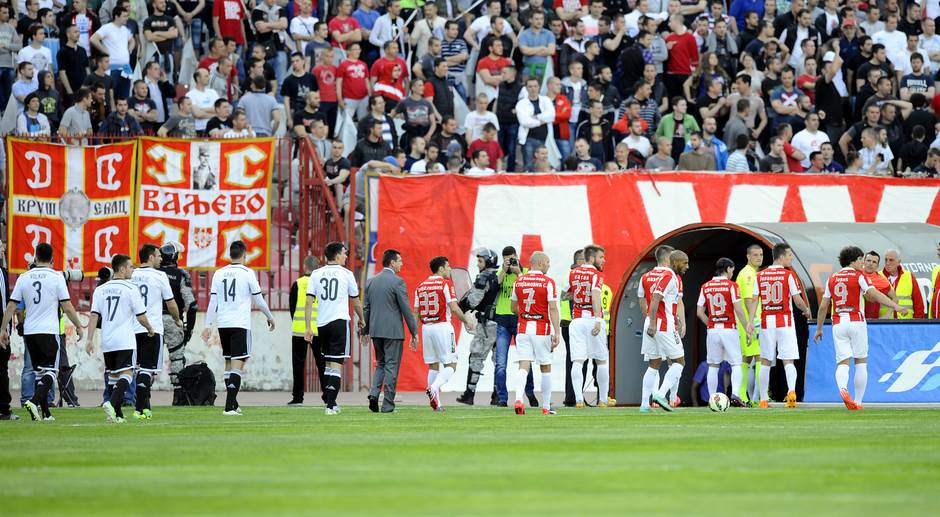  Fudbaleri Crvene zvezde i Partizana zajedno 