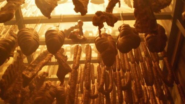  Hercegovina - lopovi kradu meso iz sušara 