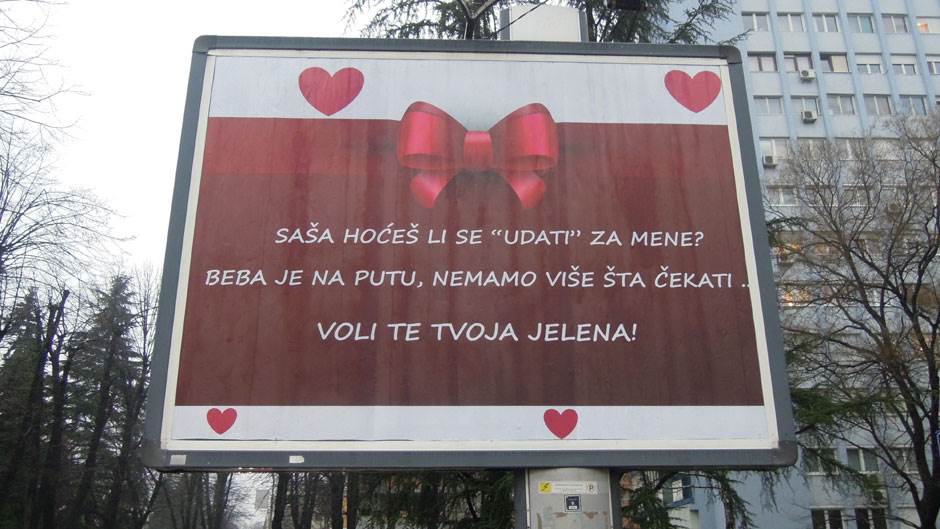  Bilbord u Banjaluci - kako je Jelena zaprosila Sašu 