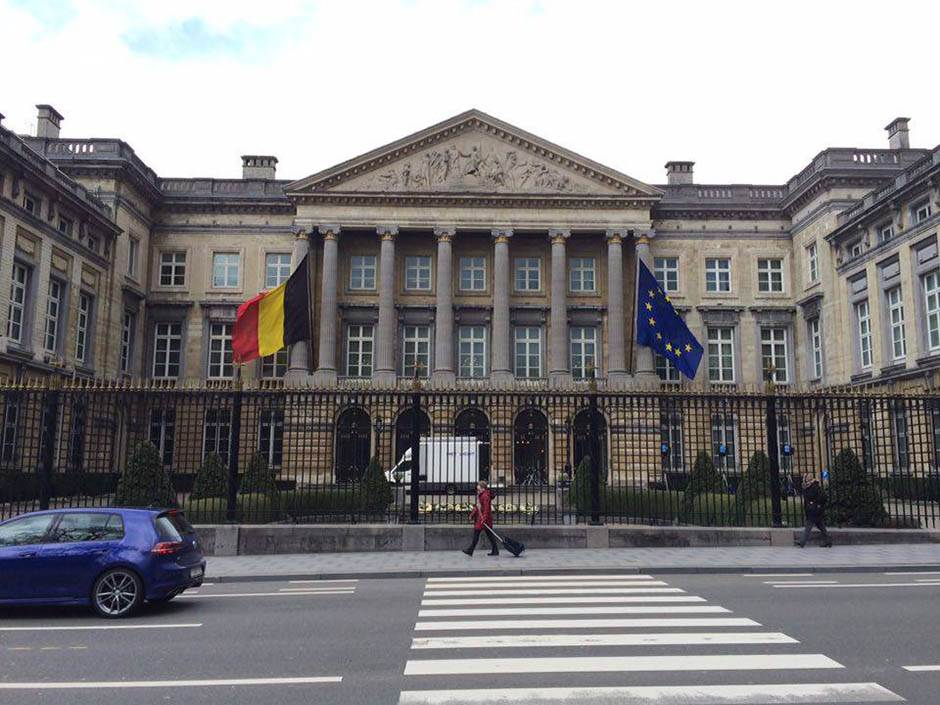  Beograd - simboli u bojama belgijske zastave - korona virus 
