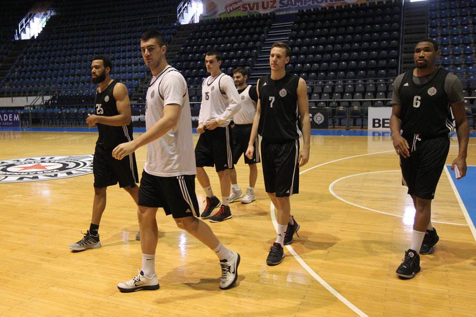  KK Partizan deli ulaznice za humanitarnu fudbalsku utakmicu "Asovi za decu" 