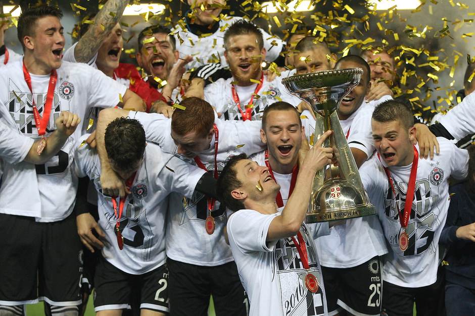  Partizan - slavlje u svlačionici posle osvojenog Kupa Srbije 