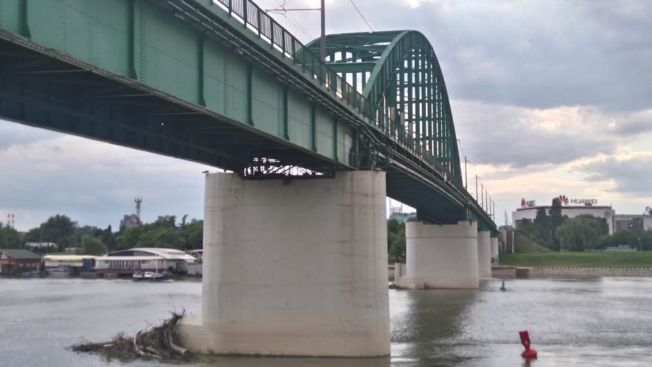  Beograd - Ronioci pronašli aviobombu u Savi kod Tramvajskog mosta 