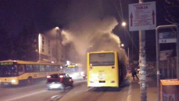   Beograd - zapalio se autobus 45 
