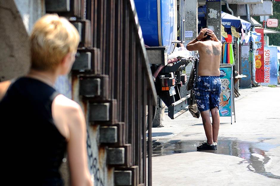  Cisterne na ulicama Beograda zbog vrućine 