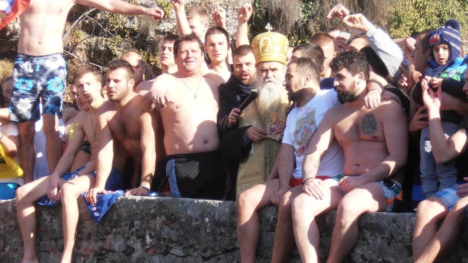  Bogojavljensko plivanje za Časni krst u Podgorici 