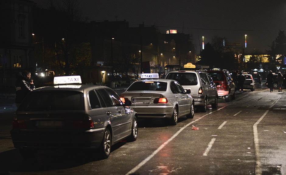 Novi Sad Uhapšen osumnjičeni za obijanje 48 taksi vozila 