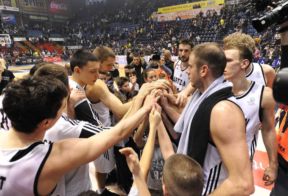  Košarkaši Partizana - bolesni u sobama 