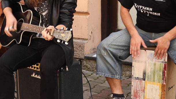  Banjaluka - ukrao gitaru uličnom sviraču 