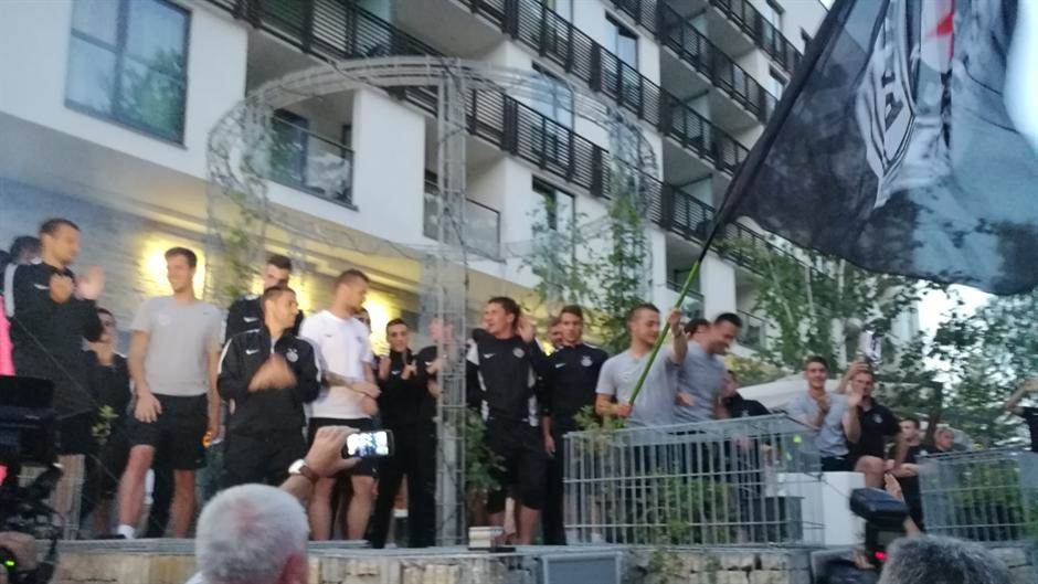 FK Partizan pripreme na Zlatiboru bakljada navijača 