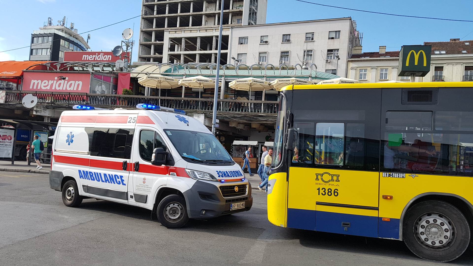  Nesreća - Beograd - žena udarila u autobus 