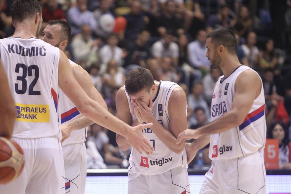  Adetokunbo ne igra na Grčka - Srbija (Mundobasket, Heraklion, septembar) 