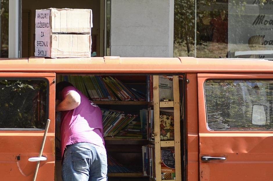   Beograd - Protest prodavača polovnih knjiga iz Kosovske ulice 