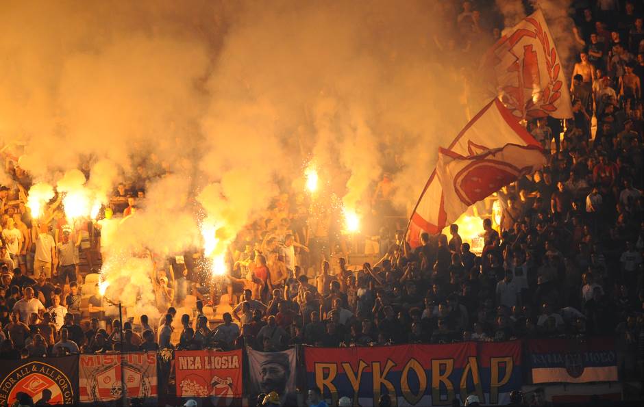  Keln strahuje od navijača FK Crvena zvezda 