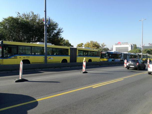    Izbori u Beogradu - DSS predlaže da žutom trakom voze svi sa troje i više putnika 