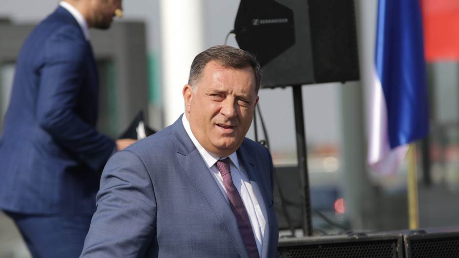  Dodik Izetbegović treba u Srbiji da bude persona non grata 