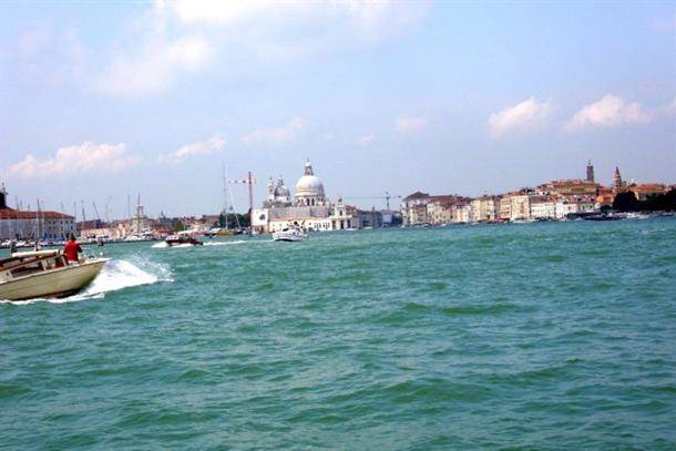  Venecija ograničava broj turista tokom praznika 