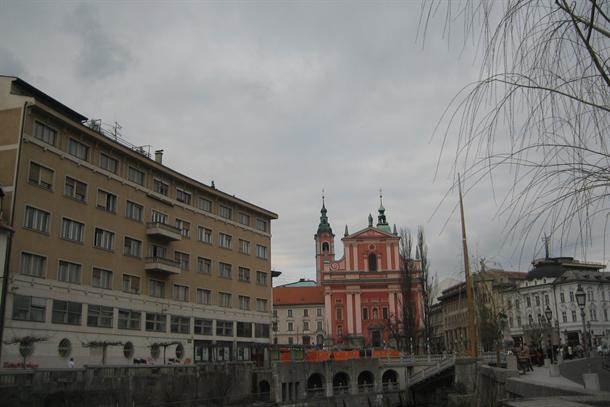 Ljubljana - ugašen požar u hotelu u centru 