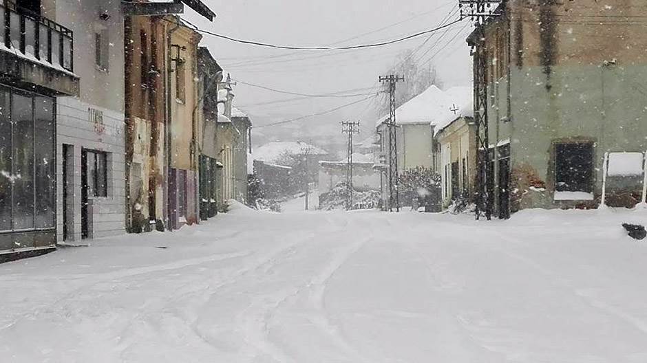  Stanje na putevima 3.1.2019 Srbija sneg poledica zimske gume lanci  
