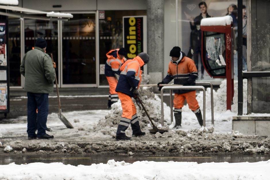  Sneg u Beogradu - Vesić: Očišćene ulice prvog prioriteta 