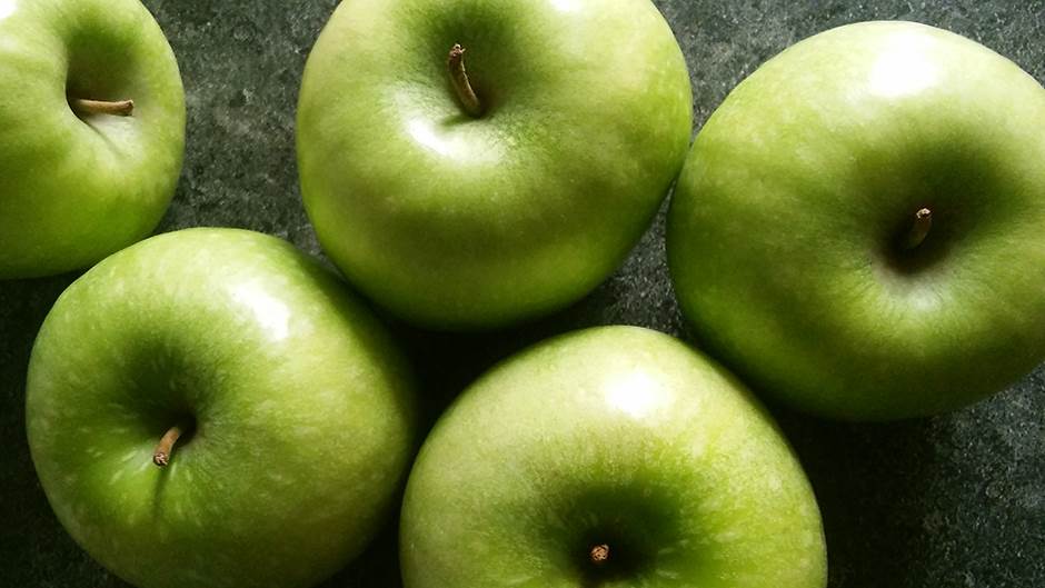  Jabuke koliko imaju kalorija koliko šećera  