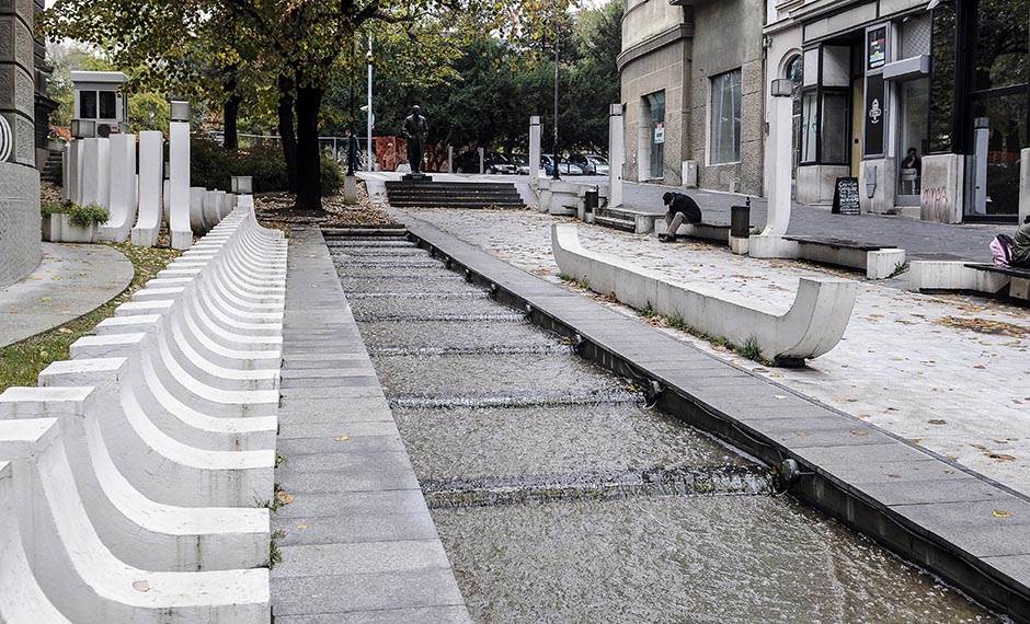  Vesić - Nova muzička fontana u parku Aleksandrov 