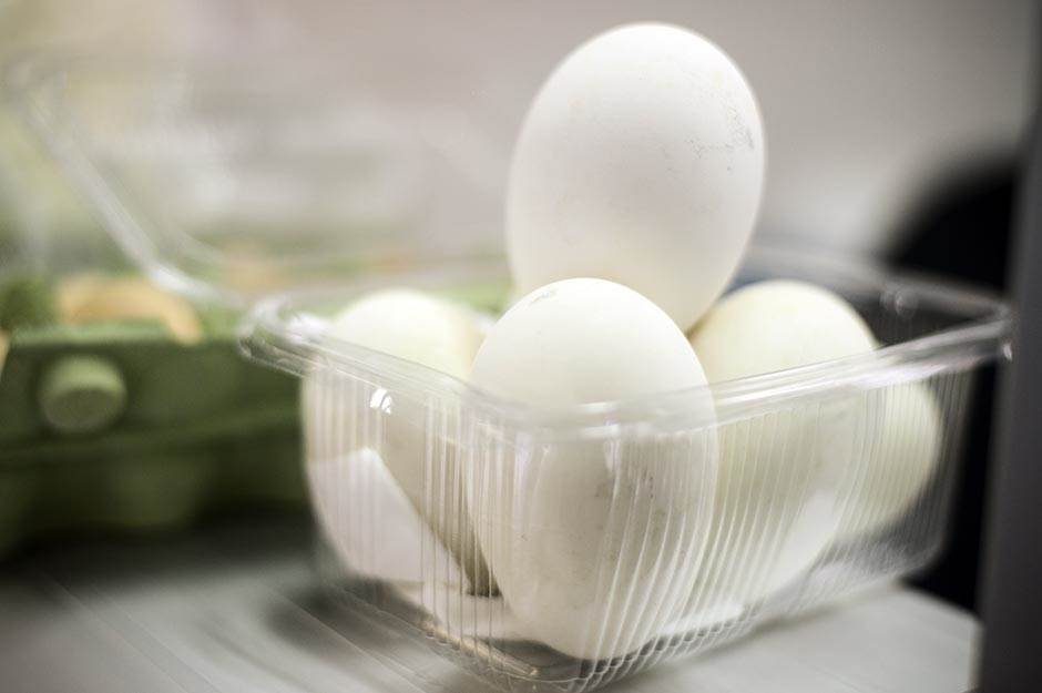  Kuvana jaja - kako najlakše oljuštiti kuvano jaje 