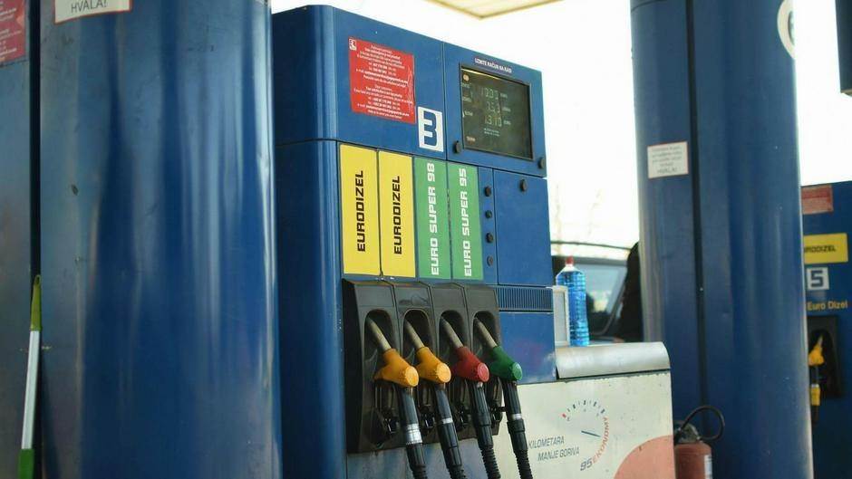   Cene goriva u Sloveniji na najnižem nivou od 2009. 