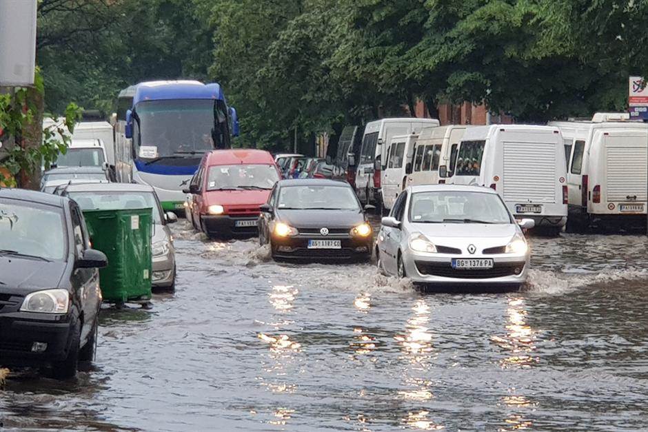  Beograd - kiša - usporen saobraćaj 