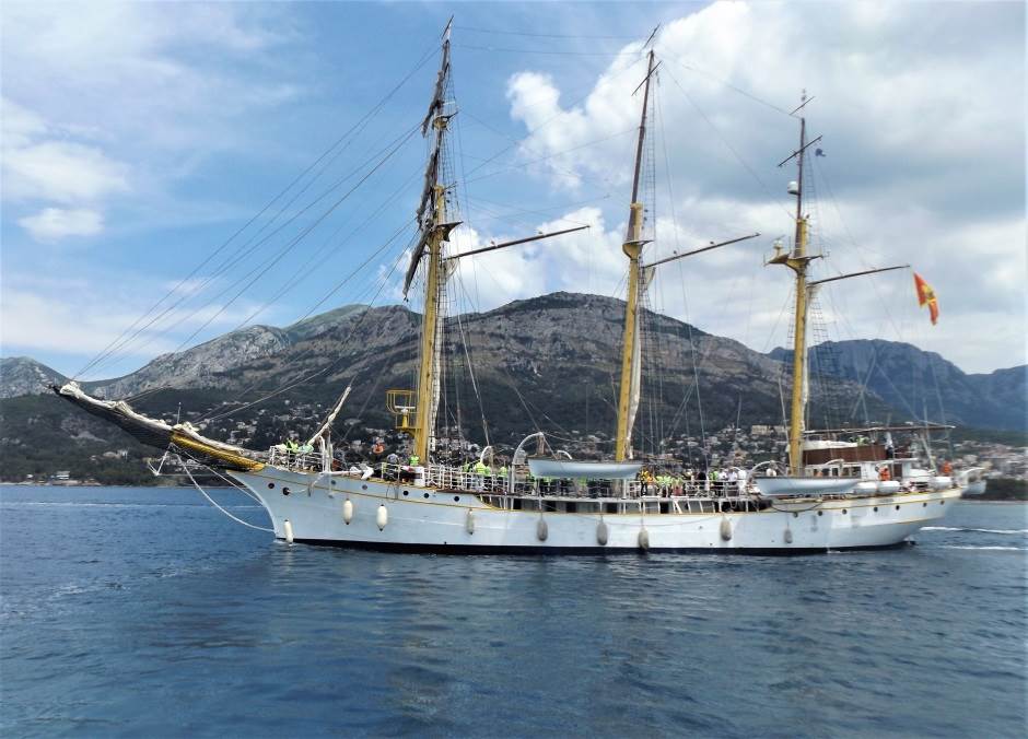  Crna Gora - Pronađena droga na ojnom brodu Jadran 