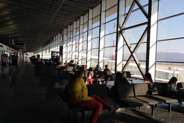  Srbi "ZAROBLJENI" na aerodromu u Parizu 