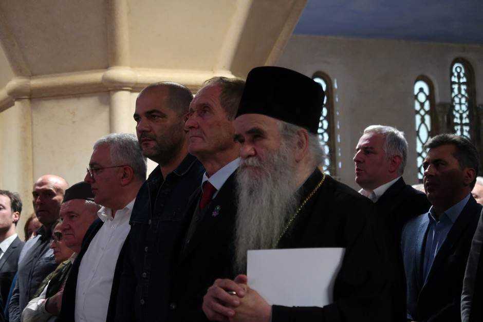  Vučić o Amfilohiju i zakonu o veri u Crnoj Gori  