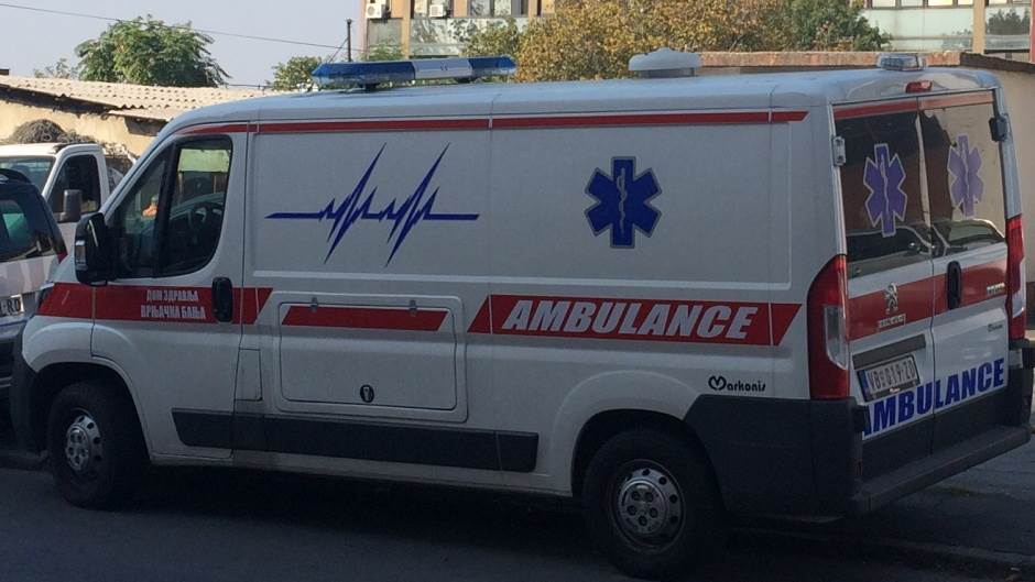  Sudar na raskrsnici u Nišu: Povređene tri devojke i muškarac 