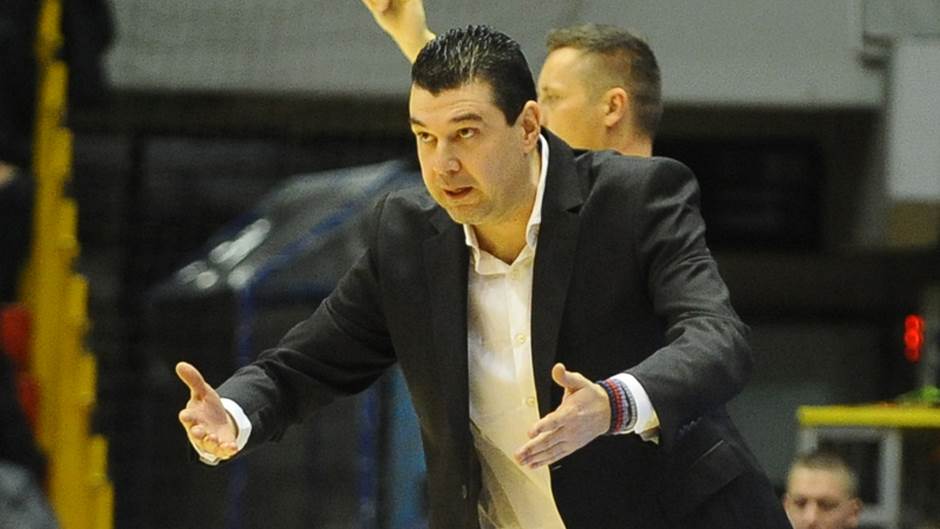  Dragan Nikolić, trener Igokee, pobedu protiv Krke posvetio pokojnom ocu 