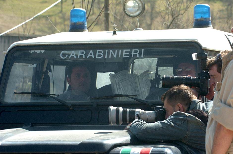  Italijanski vojnici pomažu Srbe na Kosovu 
