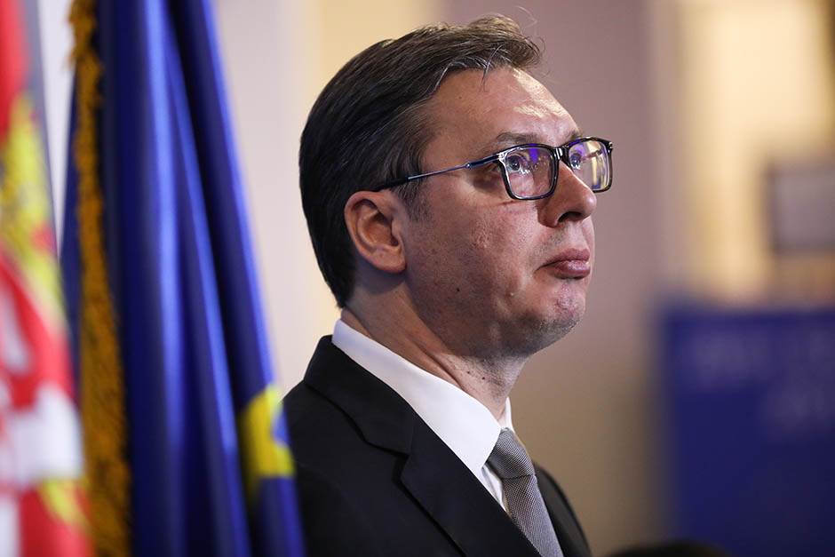  Vučić o platama - sigurno 900 evra do 2025. 