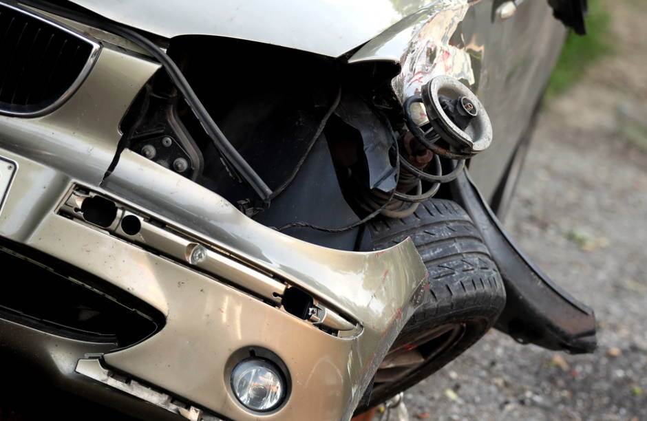  Sremska Mitrovica: Sudar automobila i bagera, ima povređenih i poginulih 