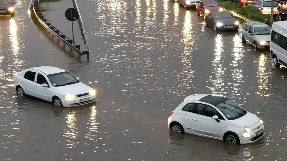  Niš - poplavljene ulice u centru grada posle kiše 