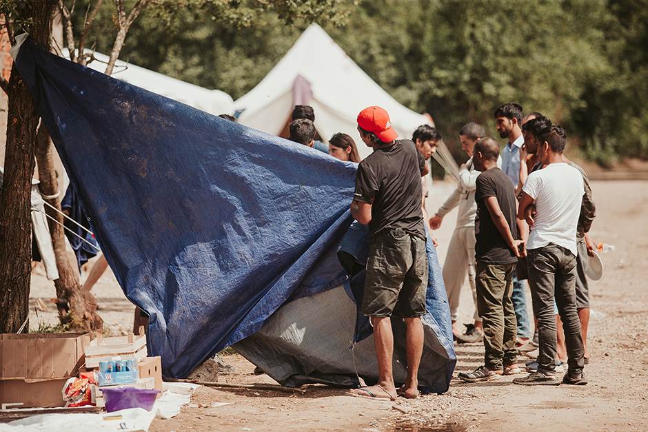  Migranti u Bihaću se tukli sekirama 