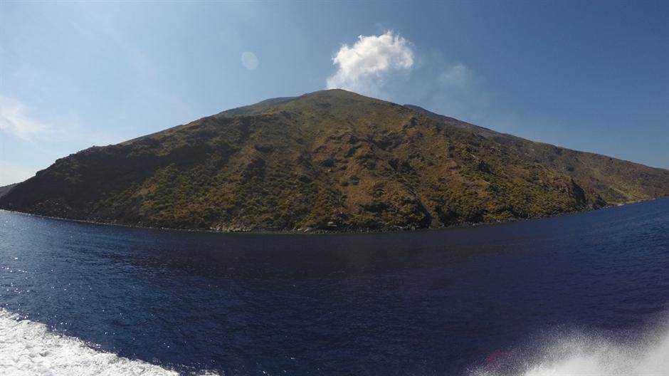  Vulkan na ostrvu Stromboli proradrio - turisti bežali 