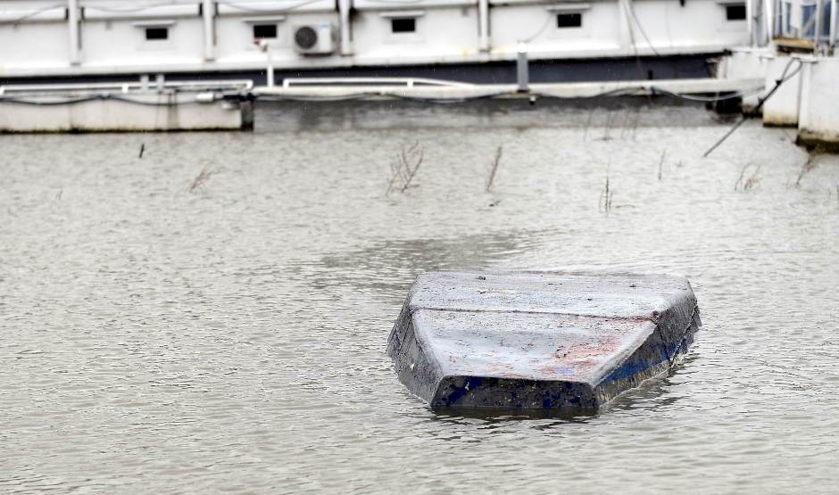 Tragedija na Dunavu: Prevrnuo se čamac pun migranata 
