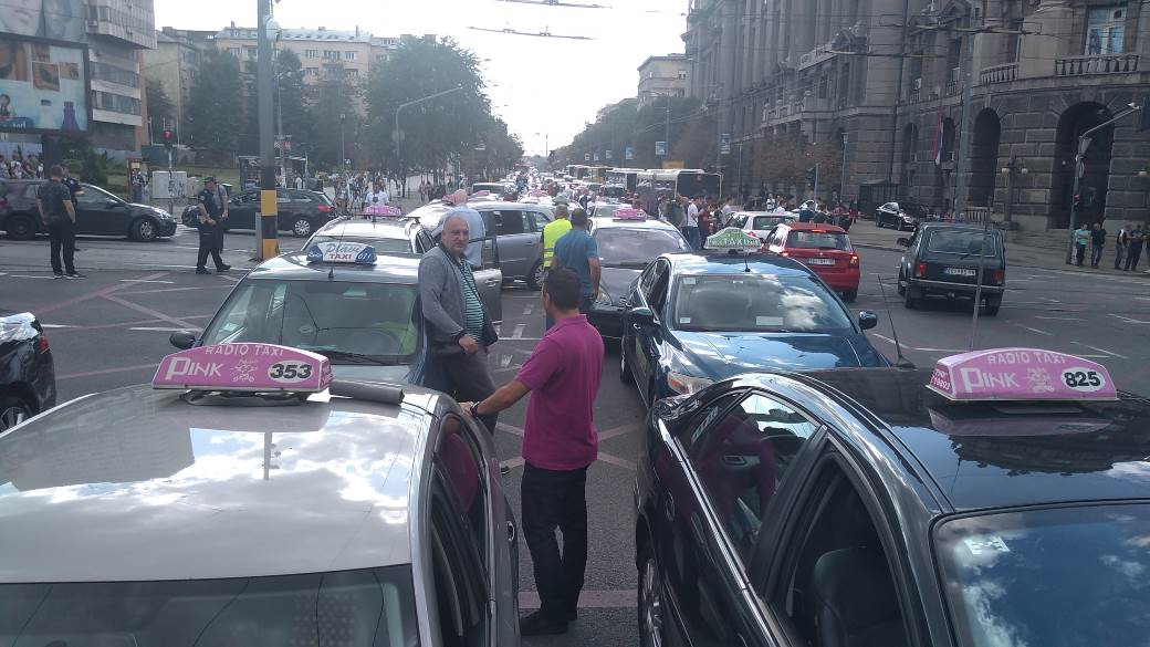  Protest taksista - Pomoćnik ministra - CarGo radi nezakonito 