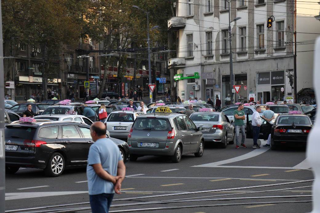  Protest taksista - utorak 15. oktobar - blokada Slavije - prohodan autoput i mostovi 
