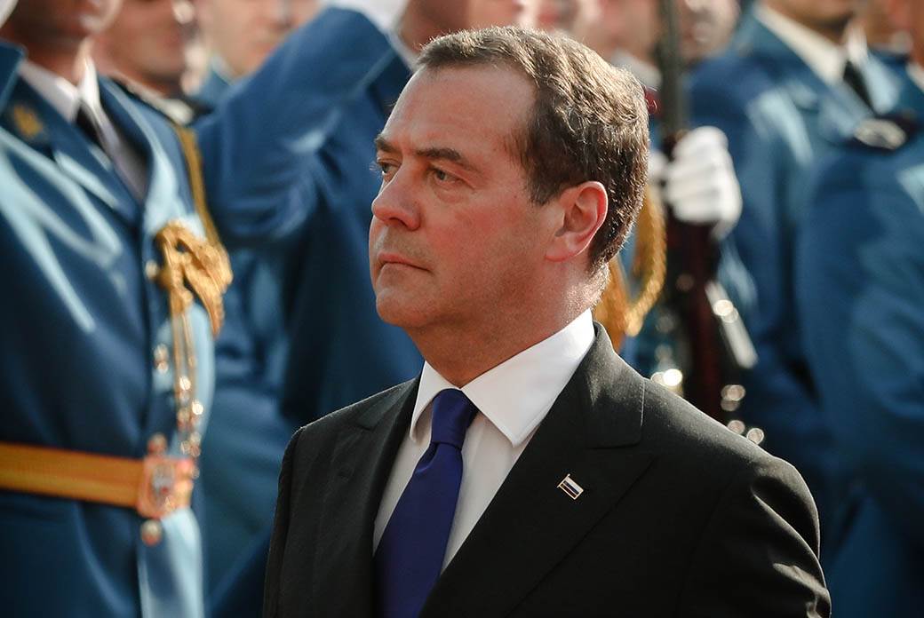  Medvedev o Putinovoj imovini i sankcijama EU 