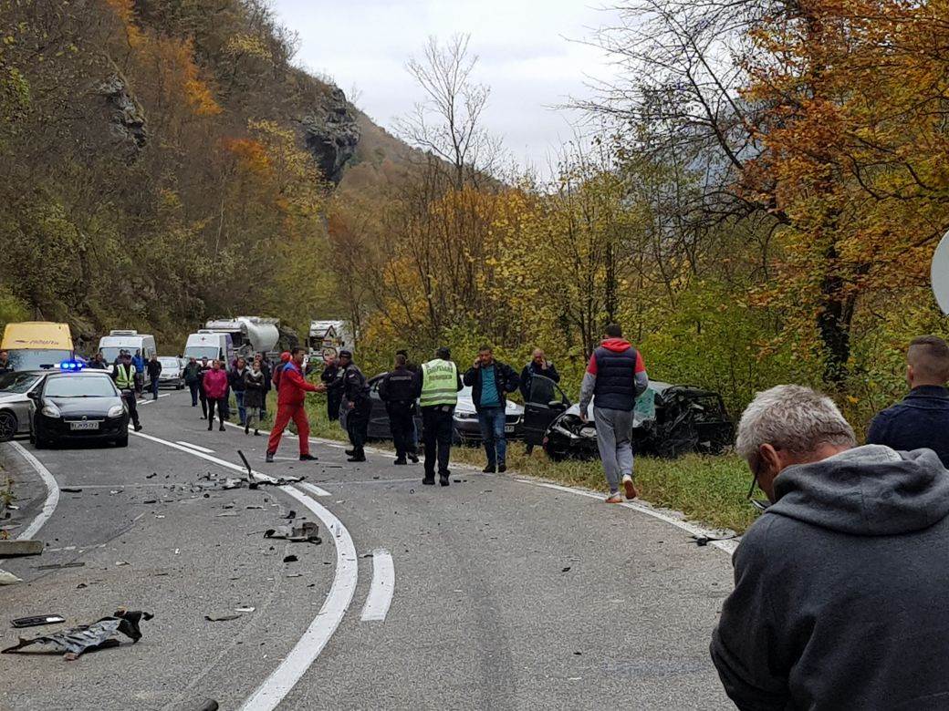  Saobraćajna nesreća Kosovo Porodica Dečak Udes Kamion Audi Autoput Granica Švajcarska 