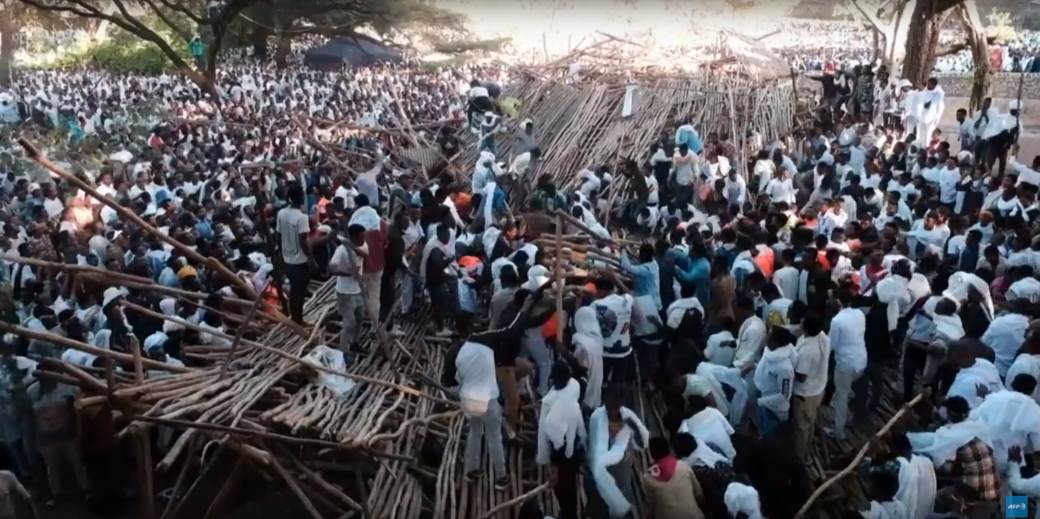  Etiopija: Nesreća srušila se drvena tribina tokom verske proslave 