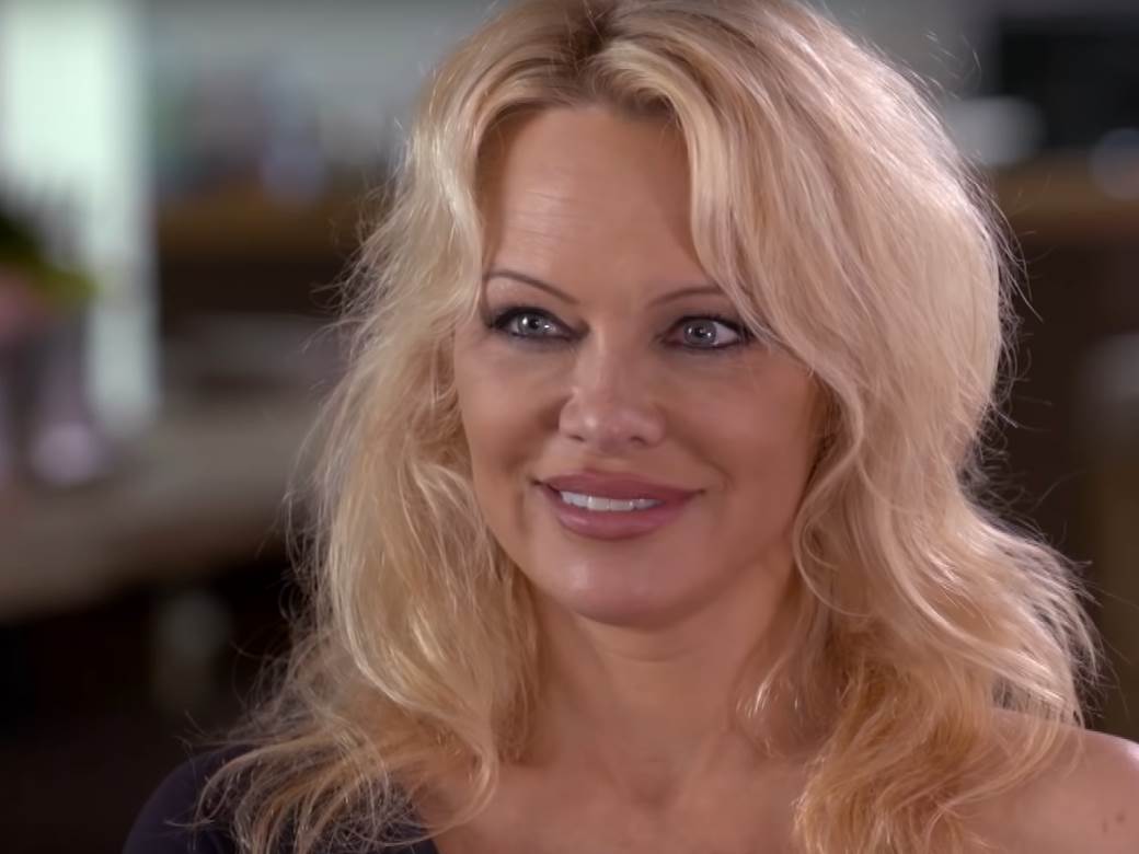  Pamela Anderson se razvodi 